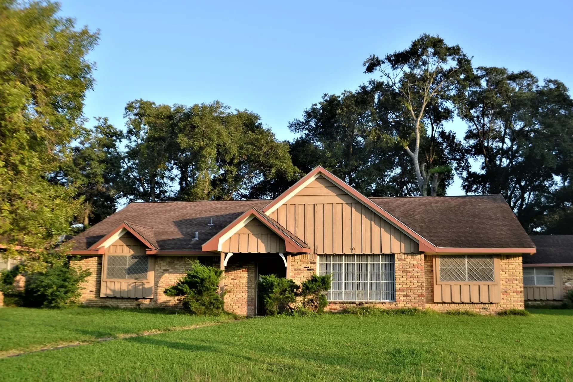 6596f7d432194eaf561e3294_roof-replacement-denton.webp