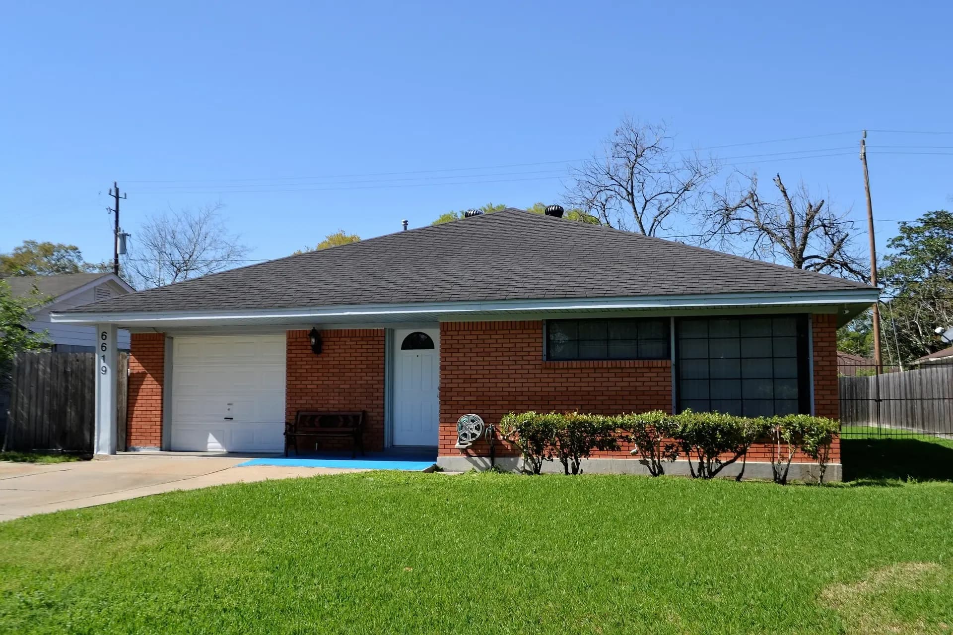 6596f8e601c563a051036933_roof-repair-denton.webp